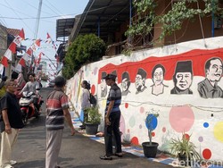 Mural Presiden-Pahlawan Hiasi Gang Wonodri Semarang Jelang HUT RI
