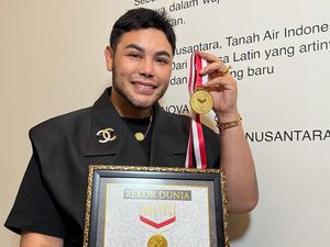 Ivan Gunawan Cetak Rekor MURI, Sulap Batik Madura Lewat Pameran Fashion
