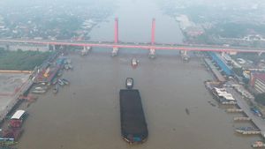 Kabut Asap Karhutla Selimuti Palembang, Langit Sumsel Memutih