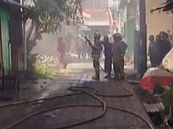 Kebakaran di Jalan Toddopuli 6 Makassar, Damkar Dikerahkan
