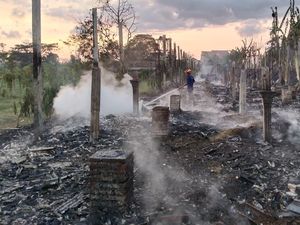 7.000 Ekor Ayam Mati Saat Api Lalap Peternakan di Tulungagung