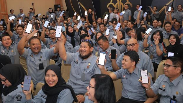 Melalui E-voting, Menteri Hukum Libatkan Pegawai Kanwil Jatim Untuk Menentukan Kepala Kanwil Baru. Menteri Hukum RI, Supratman Andi Agtas, melakukan uji coba electronic voting (e-voting) di Kantor Wilayah Kementerian Hukum Jawa Timur dengan melibatkan pegawai dalam menentukan calon pejabat yang dinilai layak memimpin