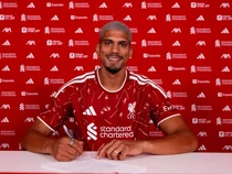 Liverpool Resmi Pinjam Ronald Araujo dari Barcelona