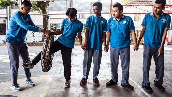 Semangat Kemerdekaan, Siswa SLB Semarang Adu Kekompakan di Lomba HUT RI