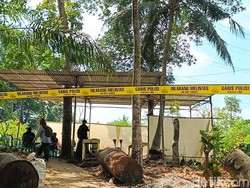Penampakan Makam Sutrimo di Banyumas Digaris Polisi Jelang Ekshumasi