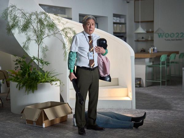 First Look Choi Min Sik Jadi Robert De Niro di The Intern