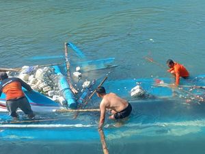 Gelombang Tinggi Hantam Pansela Gunungkidul, Warung-Perahu Nelayan Rusak