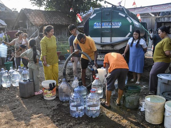 Dua Bulan Dilanda Kekeringan, Warga Tasikmalaya Patungan Beli Air Bersih