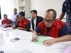 3 Eks Pejabat ESDM Jatim Tersangka Pungli Dilimpahkan ke Kejari Surabaya