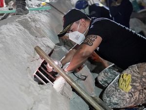 Gedung Diguncang Gempa, Tim SAR Berpacu Selamatkan Korban di Cali