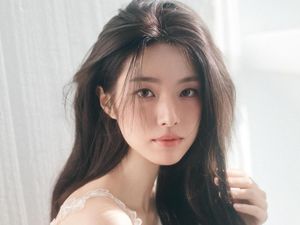 Silsilah Keluarga Ha Young Dianggap Problematik, Minta Maaf Lewat Surat