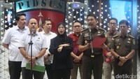 Kejagung: Setiap Tahun PT TPL Beri Uang ke 2 Pegawai Pajak Tersangka Ekspor