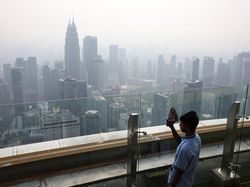 DLHK Kalbar Turun ke Perbatasan Cek Asap Terbawa ke Sarawak