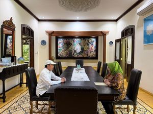 Siti Fauziah Temui Jokowi, Antar Undangan Sidang Tahunan MPR