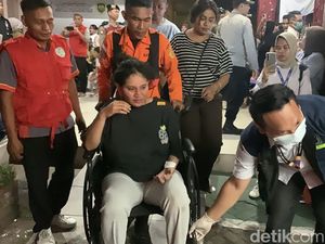 212 Orang Telah Dievakuasi dari KMP Putri Yasmin yang Terbakar di Sekotong