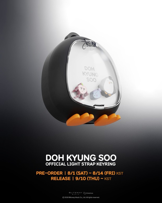 Potret light strap keyring Doh Kyung Soo/ Foto: instagram.com/dohkyungsoo_offcl Doh Kyung Soo menyiapkan marchandise untuk menyinari panggung menjelang pembukaan tur dunia konser 'Day Off'.