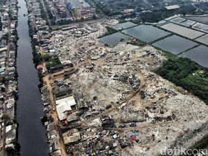 Potret Udara TPS Liar Cilincing, Tumpukan Sampah Tak Kunjung Tuntas
