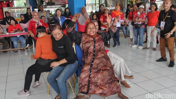 Serunya Pedagang-Awak Bus Terminal Kampung Rambutan Ikut Lomba 17-an