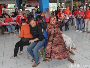 Serunya Pedagang-Awak Bus Terminal Kampung Rambutan Ikut Lomba 17-an