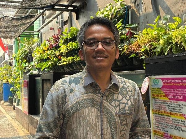 RT di Duren Sawit yang Go International: Lele di Selokan-Kandang Ayam Antibau