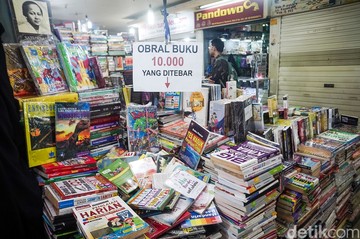 Berburu Buku Murah di Basement Blok M Square