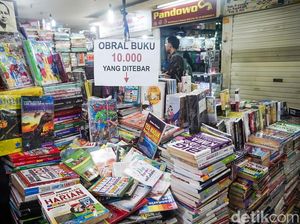 Berburu Buku Murah di Basement Blok M Square