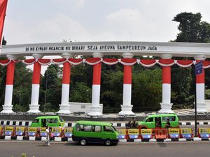 Ikon Kota Bogor Bersolek Merah Putih Sambut HUT ke-81 RI