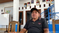 Dibiayai Warga, Tukang Bakso Ini Melenggang Jadi Kuwu di Indramayu