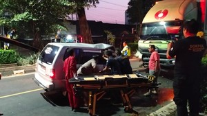 Adu Banteng Kijang Vs Truk Fuso di Bogem Sleman