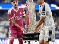 Vinicius Tertawa Dapat Trofi Pramusim Berukuran Jumbo