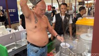 Intip Serunya Berburu Kuliner di Festival Kampung Legendaris Jakbar