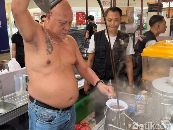 Intip Serunya Berburu Kuliner di Festival Kampung Legendaris Jakbar