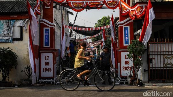 Kampung Tanjung Priok Berhias Merah Putih Jelang HUT ke-81 RI