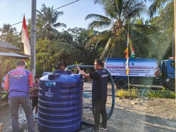 Kemensos Salurkan Air Bersih ke Ribuan Warga Pangandaran Korban Kekeringan