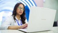 Lenovo Yoga Slim 7i Ultra Aura Edition, Cocok untuk Kerja Hybrid