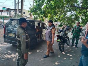 Viral Pak Ogah Paksa Minta Duit ke Pengendara di Jakbar, Pelaku Diamankan