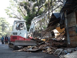 58 Bangunan Liar di Rajawali Bandung Dibongkar Satpol PP