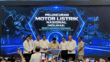Prabowo Luncurkan Motor Listrik Nasional