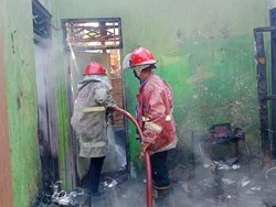 Rumah di Cirebon Hangus Terbakar, Diduga Akibat Charger HP