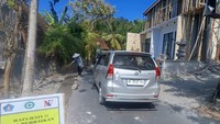 Ada Perbaikan Jalan ke Pantai Kelingking Nusa Penida, Warga Diminta Bersabar