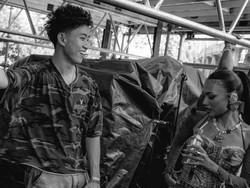 Rich Brian-Esther no na Spill Tipis di HITC LA? Foto Rangkulan Bikin Netizen Heboh