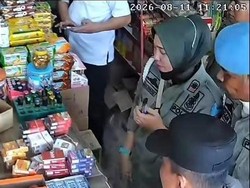 Viral Anggota Satpol PP Aceh Utara Diduga Curi Rokok Pedagang saat Razia
