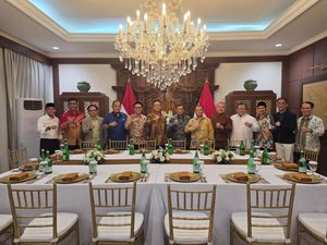 Para Sekjen Partai Kumpul di Rumah Sugiono, Ini yang Dibahas