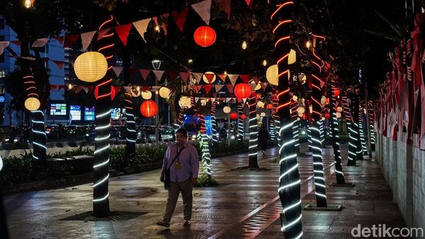Semarak Merah Putih Hiasi Sudut Jalanan Jakarta