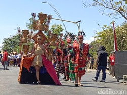 Semarak HUT ke-81 RI, 69 Peserta Ramaikan Pawai Budaya di Kota Kupang