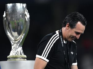 Emery yang Tak Pernah Berjodoh dengan Trofi Piala Super Eropa