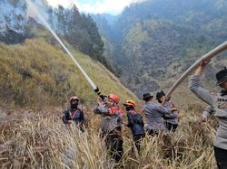 Muncul Titik Api di JLKT Bromo, Petugas Cegah Merembet ke Seruni