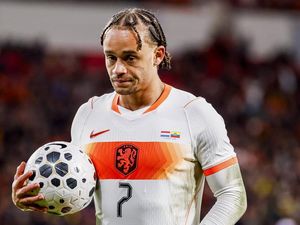 Xavi Simons Antusias Dilatih Xavi