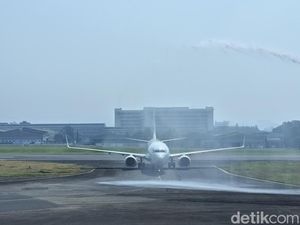 Bandara Husein Sastranegara Buka Lagi, Pesawat Jet Komersial Mendarat Perdana