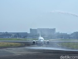 Bandara Husein Sastranegara Buka Lagi, Pesawat Jet Komersial Mendarat Perdana
